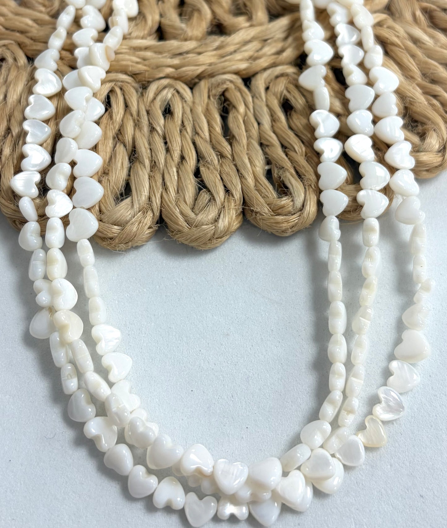 Madre Perla White Hearts