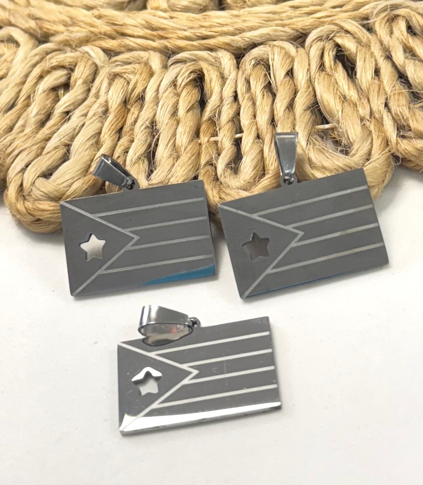 Bandera PR Charm Plata