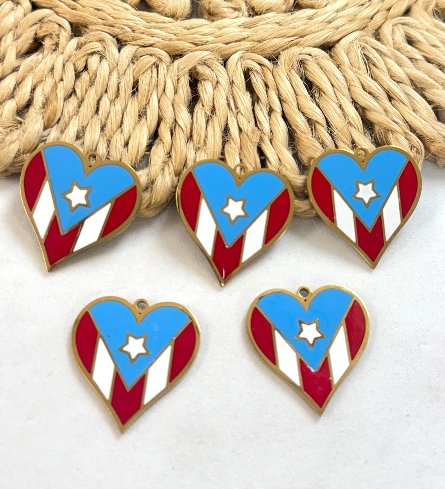 Corazón Con Bandera Esmaltada Steel
