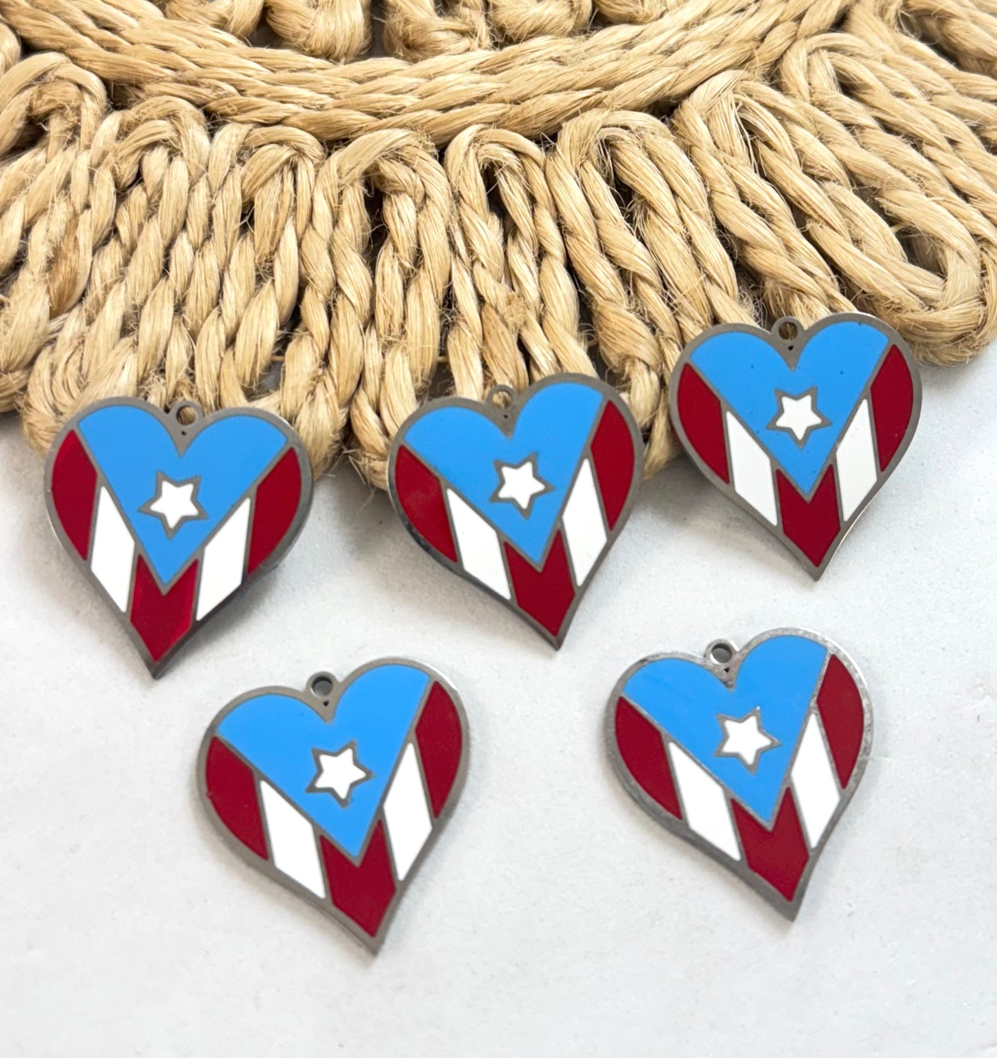 Corazón Con Bandera Esmaltada Steel