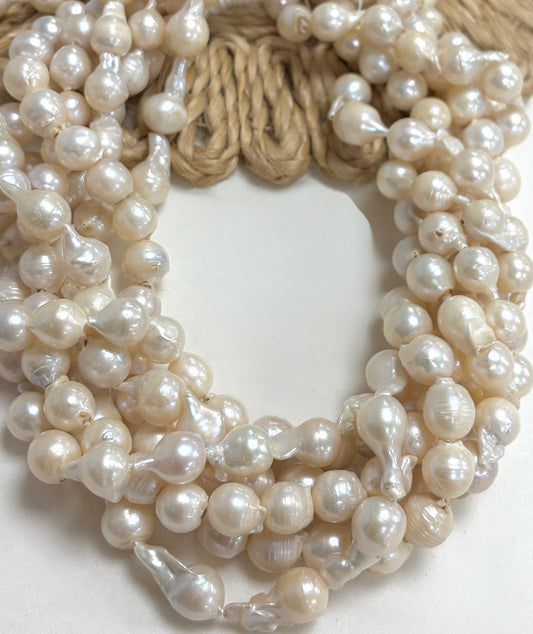 10mm Round White Barroca Pearls