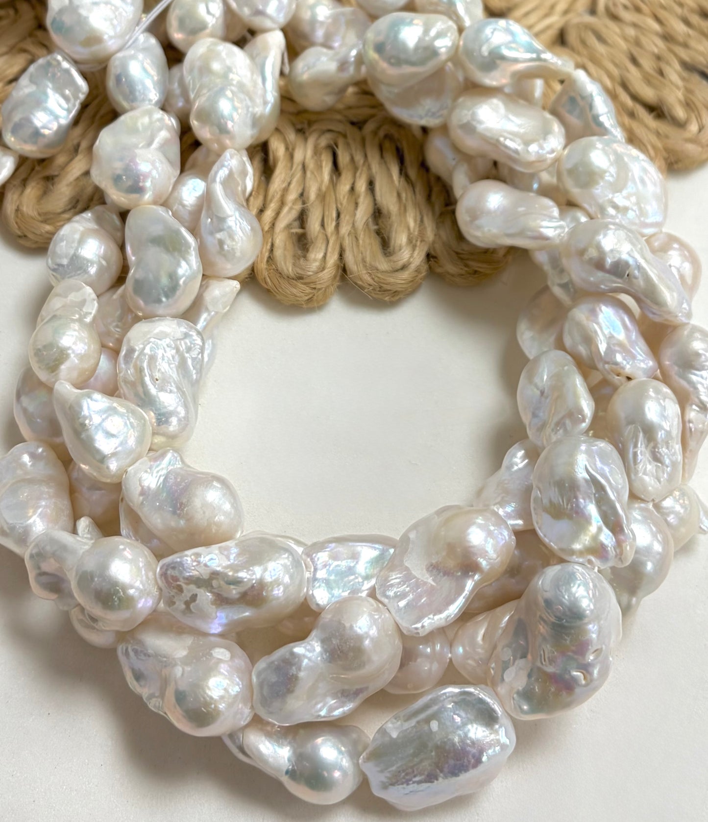 White Barroca Irregular Drop Pearl